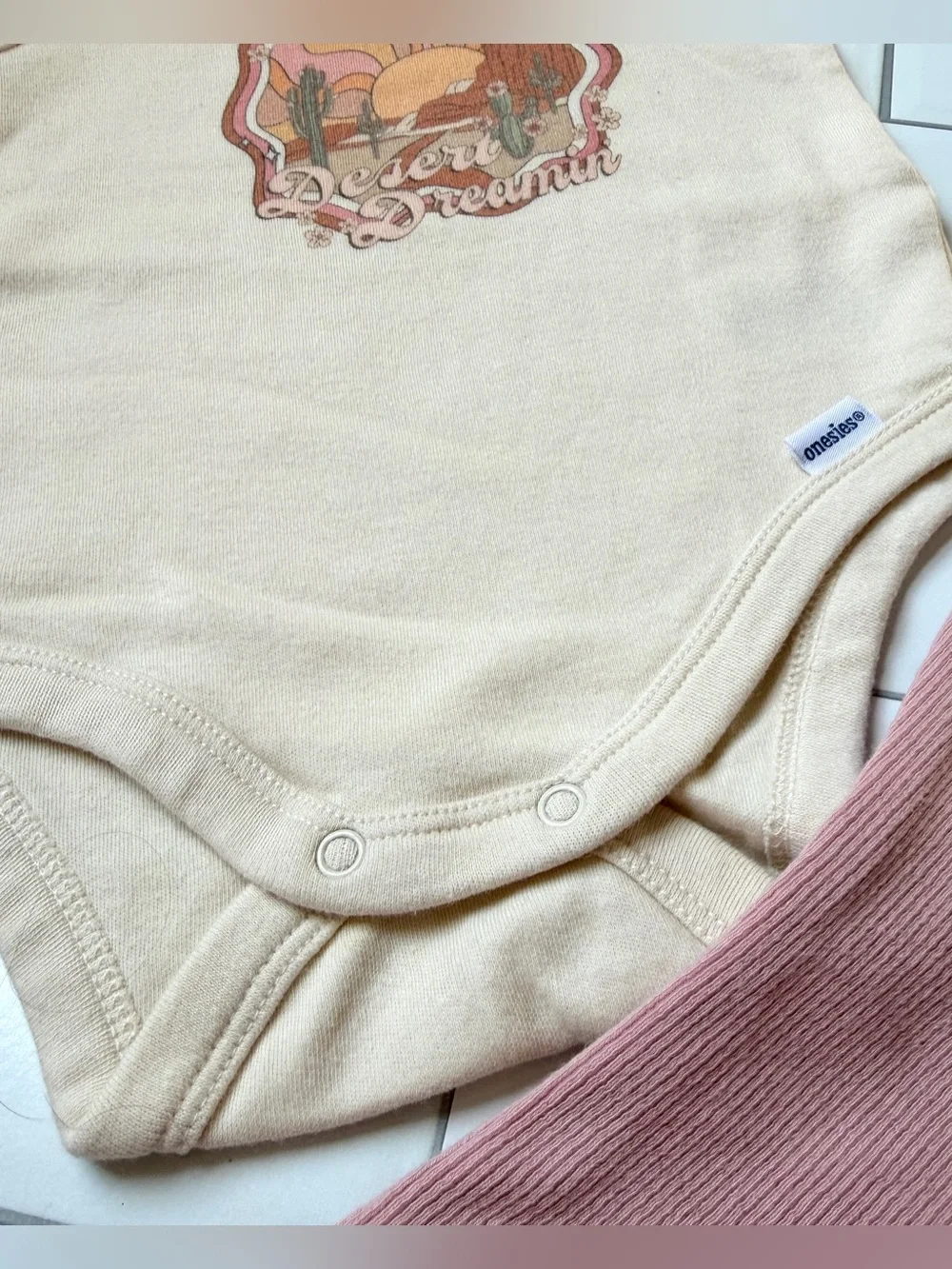 3-6M🏜️ GAP & Gerber Baby Desert Dreamin’ Graphic SS Bodysuit & Pink Ribbed Pant